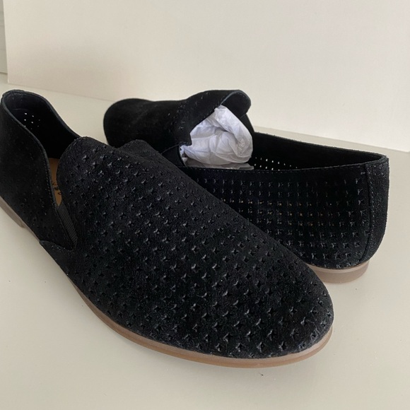 NIB Lucky Brand Carthy perforated Suede Slip On - 9M - Picture 5 of 10
